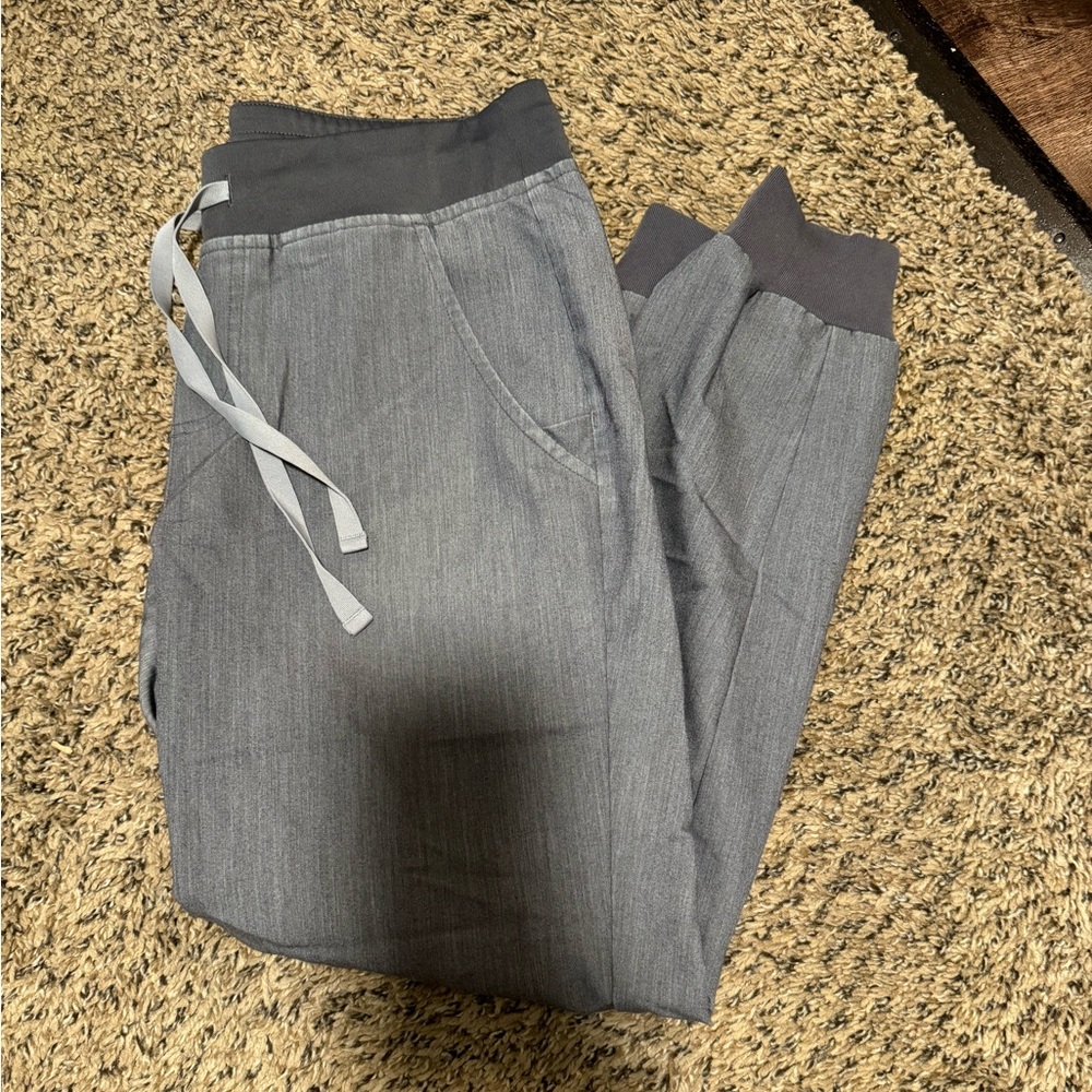 Figs graphite Zamora joggers small petite